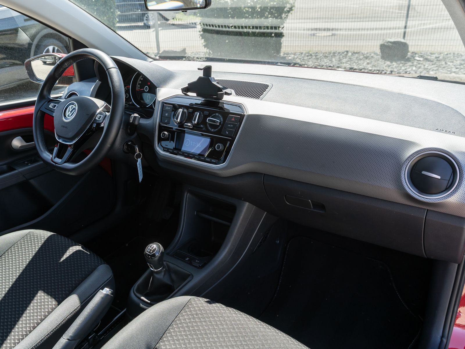 Fahrzeugabbildung Volkswagen up! Active 1.0 MPI Klima RFK PDC SHZ ALU