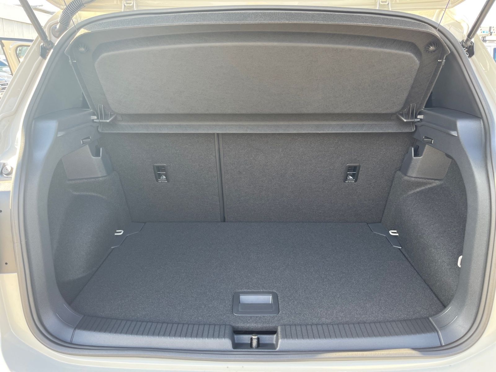 Fahrzeugabbildung Volkswagen T-Cross R-Line 1.0 TSI OPF 85 kW (116 PS) DSG