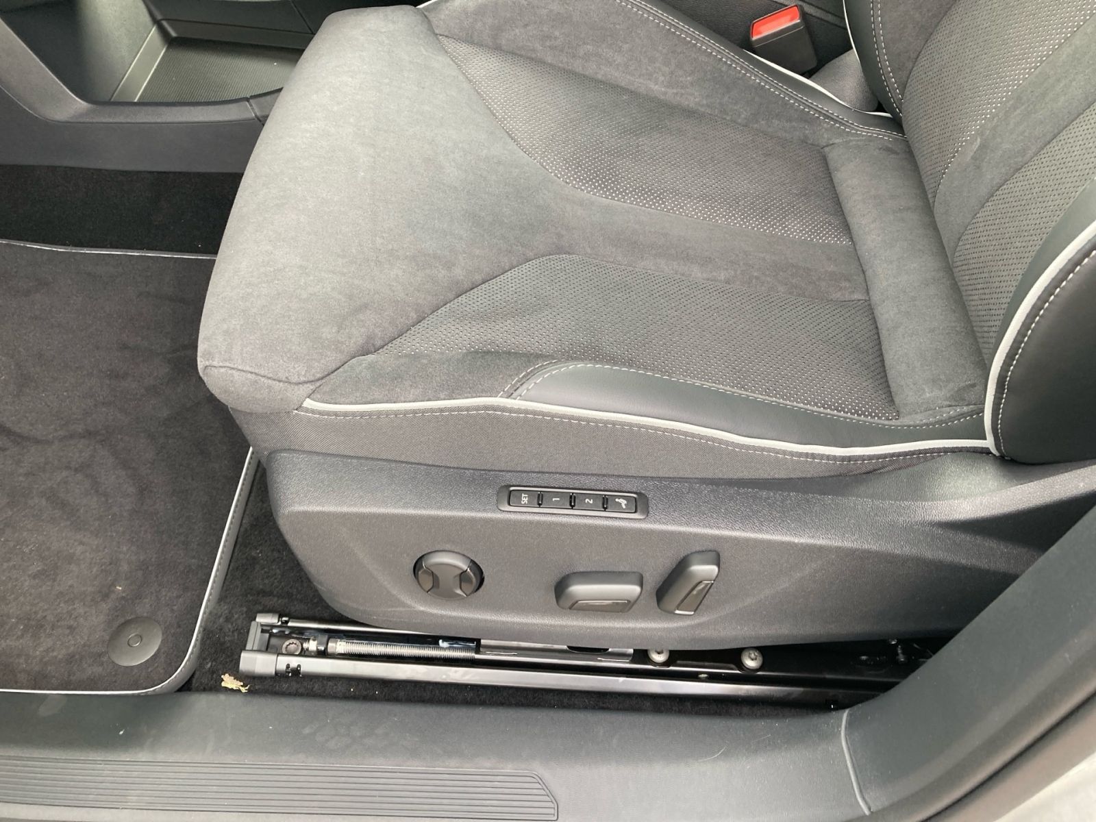 Fahrzeugabbildung SKODA Enyaq 85 Sportline 285PS ACC 360° CANTON SHZ AHK