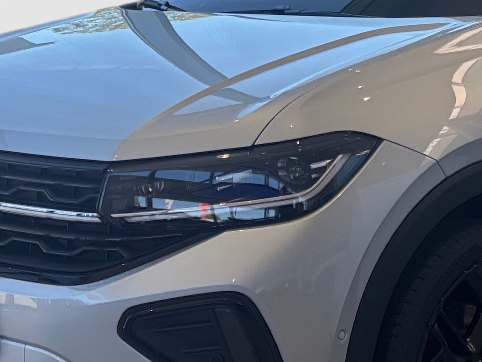 Fahrzeugabbildung Volkswagen T-Cross R-Line 1.0 TSI DSG AHK Rückfahr-Kamera