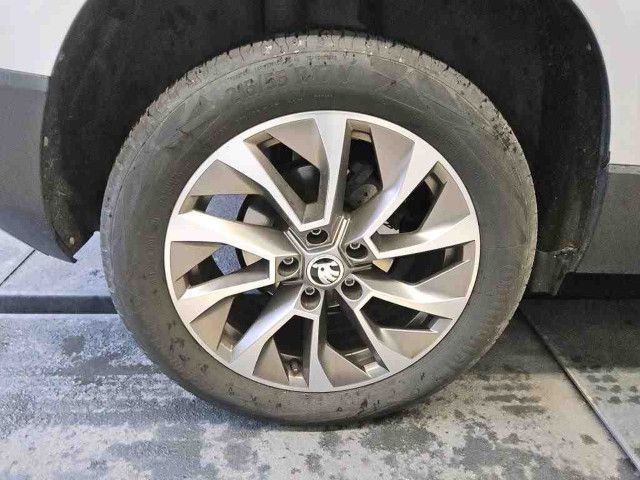Fahrzeugabbildung SKODA Karoq Clever 1.5 TSI LED Navi Klima PDC SHZ