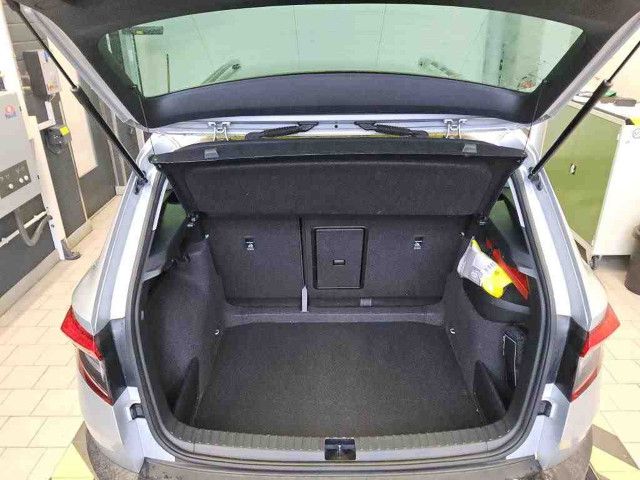 Fahrzeugabbildung SKODA Karoq Clever 1.5 TSI LED Navi Klima PDC SHZ