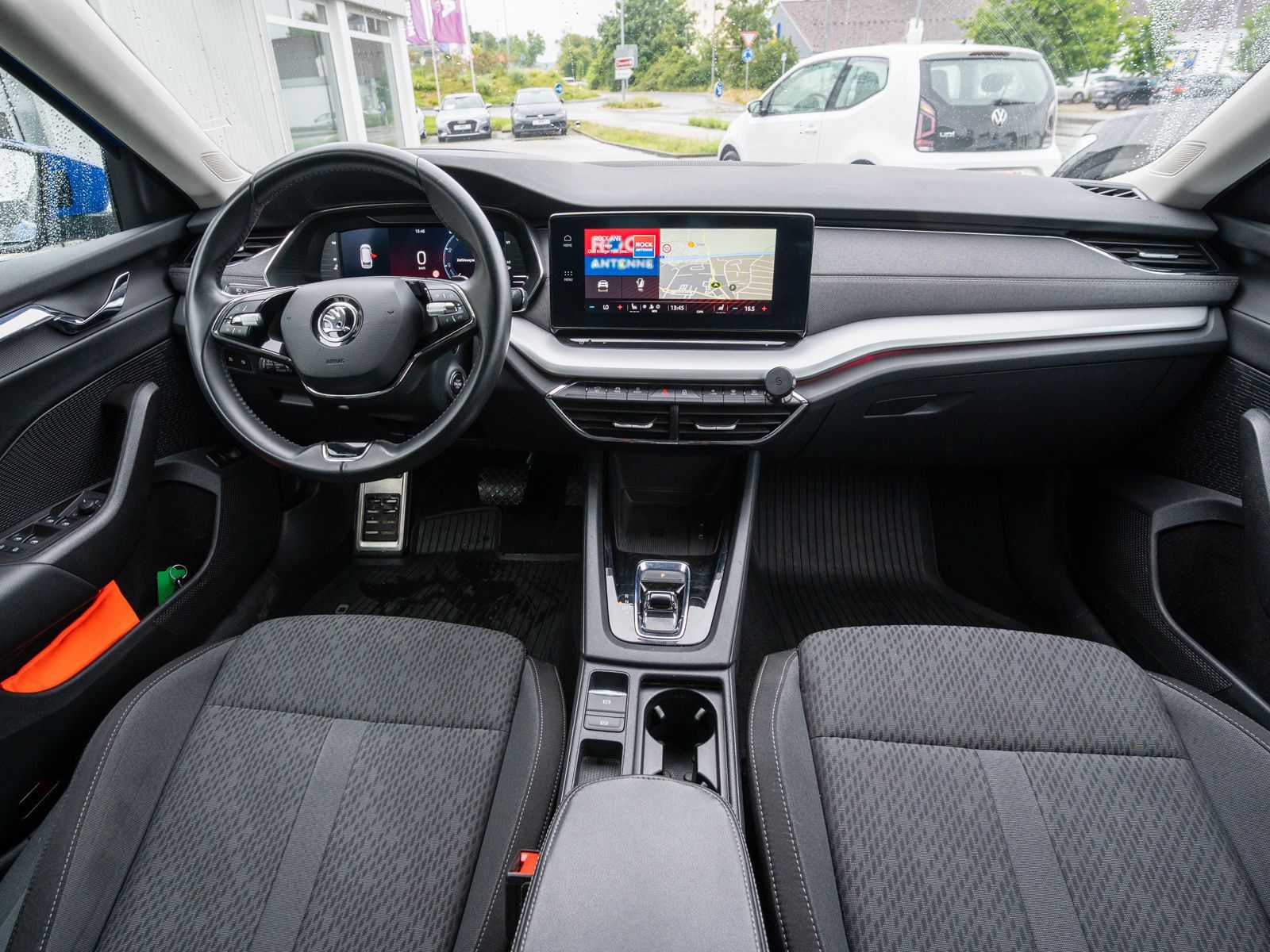 Fahrzeugabbildung SKODA Octavia Combi Style 2.0 TDI DSG Navi RFK HUD AHK