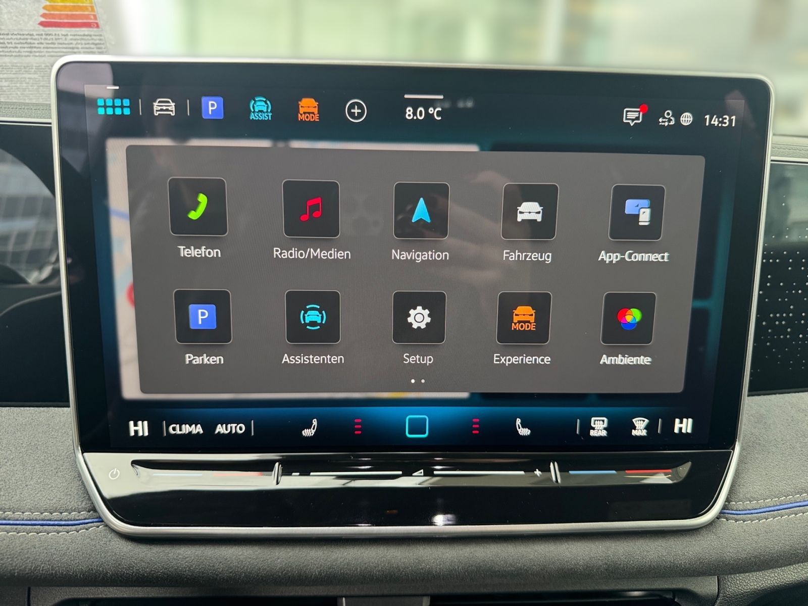 Fahrzeugabbildung Volkswagen Tiguan R-Line 1.5 eTSI AHK ACC LED NAVI PDC v/h