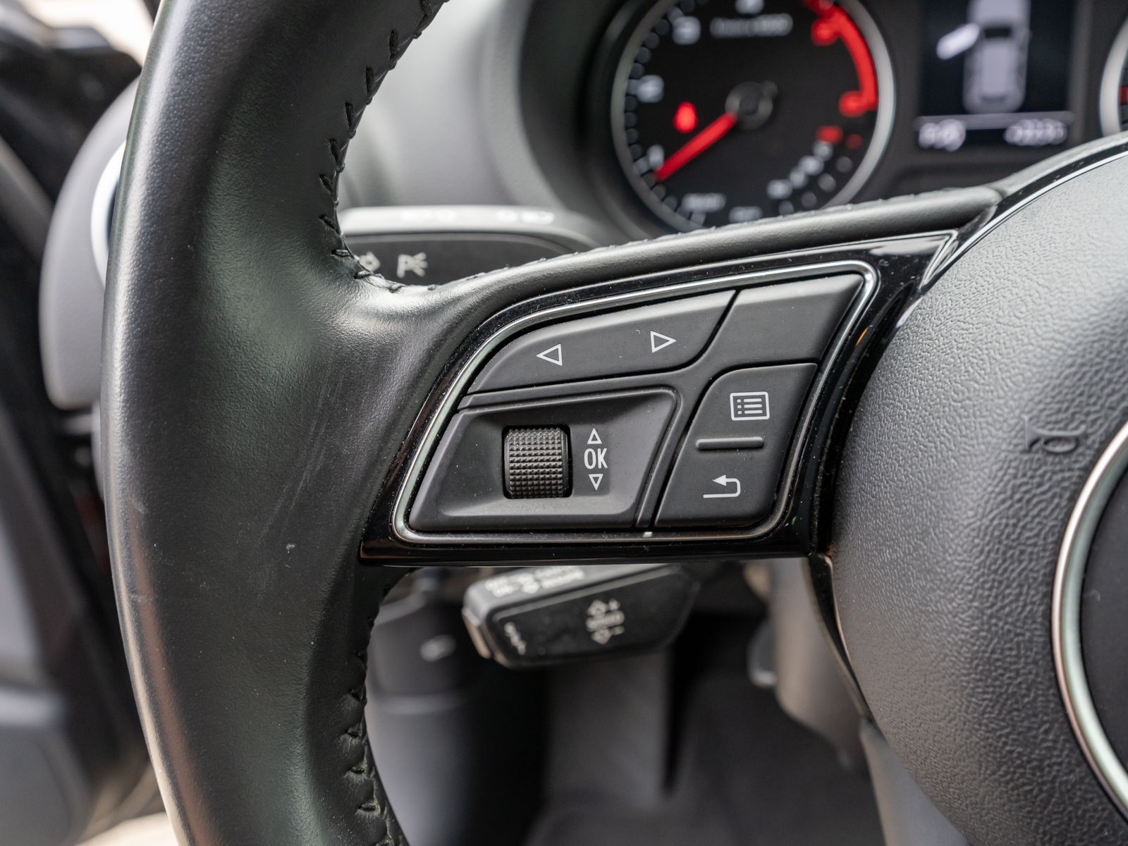 Fahrzeugabbildung Audi A3 Sportback 30 TDI S tronic Xenon NAVI PDC SHZ