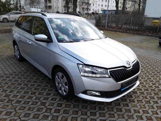 Fahrzeugabbildung SKODA Fabia Combi Ambition 1.0 TSI DSG Navi PDC SHZ
