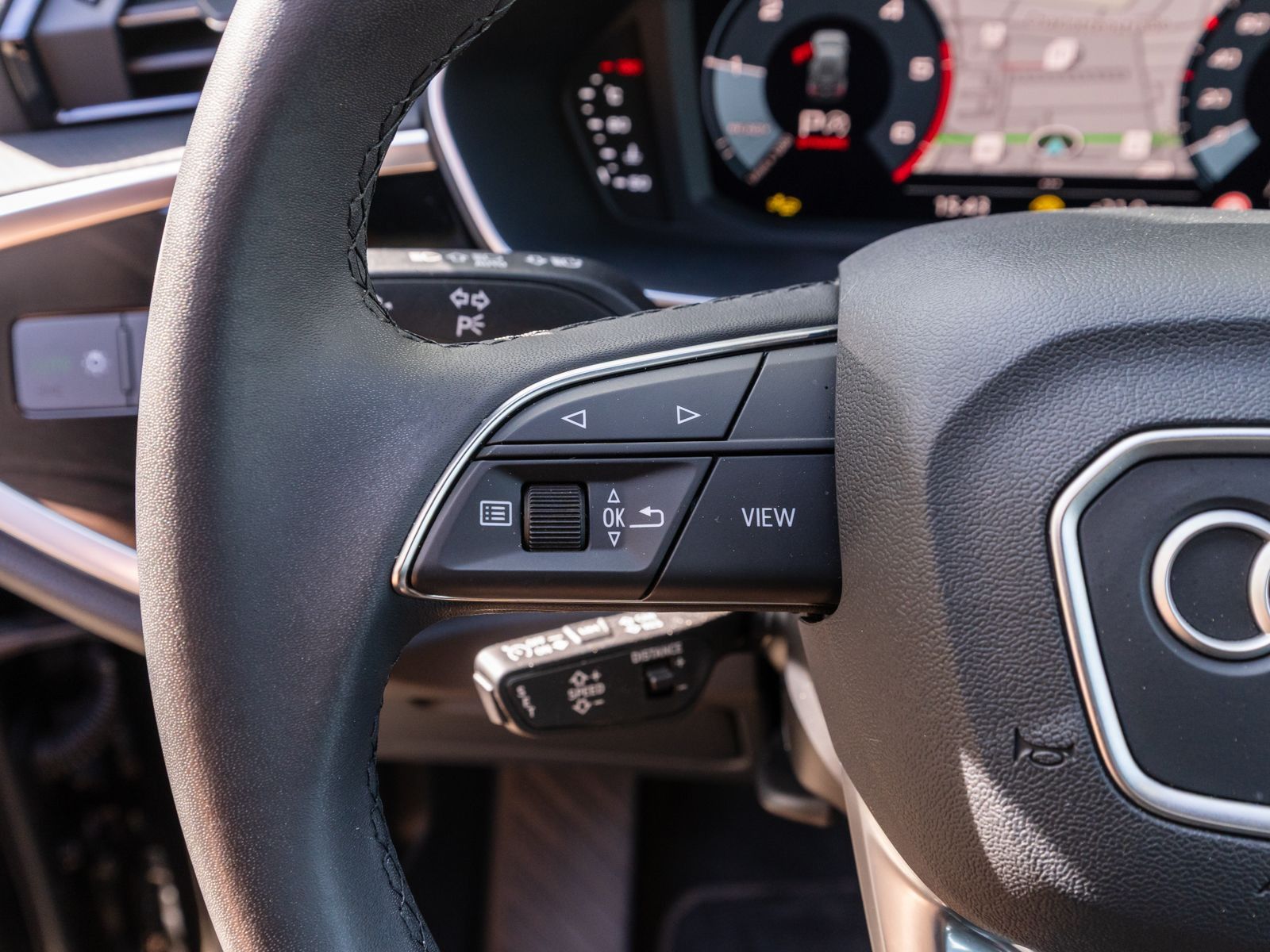 Fahrzeugabbildung Audi Q3 SUV S line 35TDI Stronic NAVI LED ACC PDC SHZ
