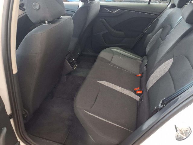 Fahrzeugabbildung SKODA Kamiq Essence 1,0 TSI DSG Klima LED VC PDC SHZ