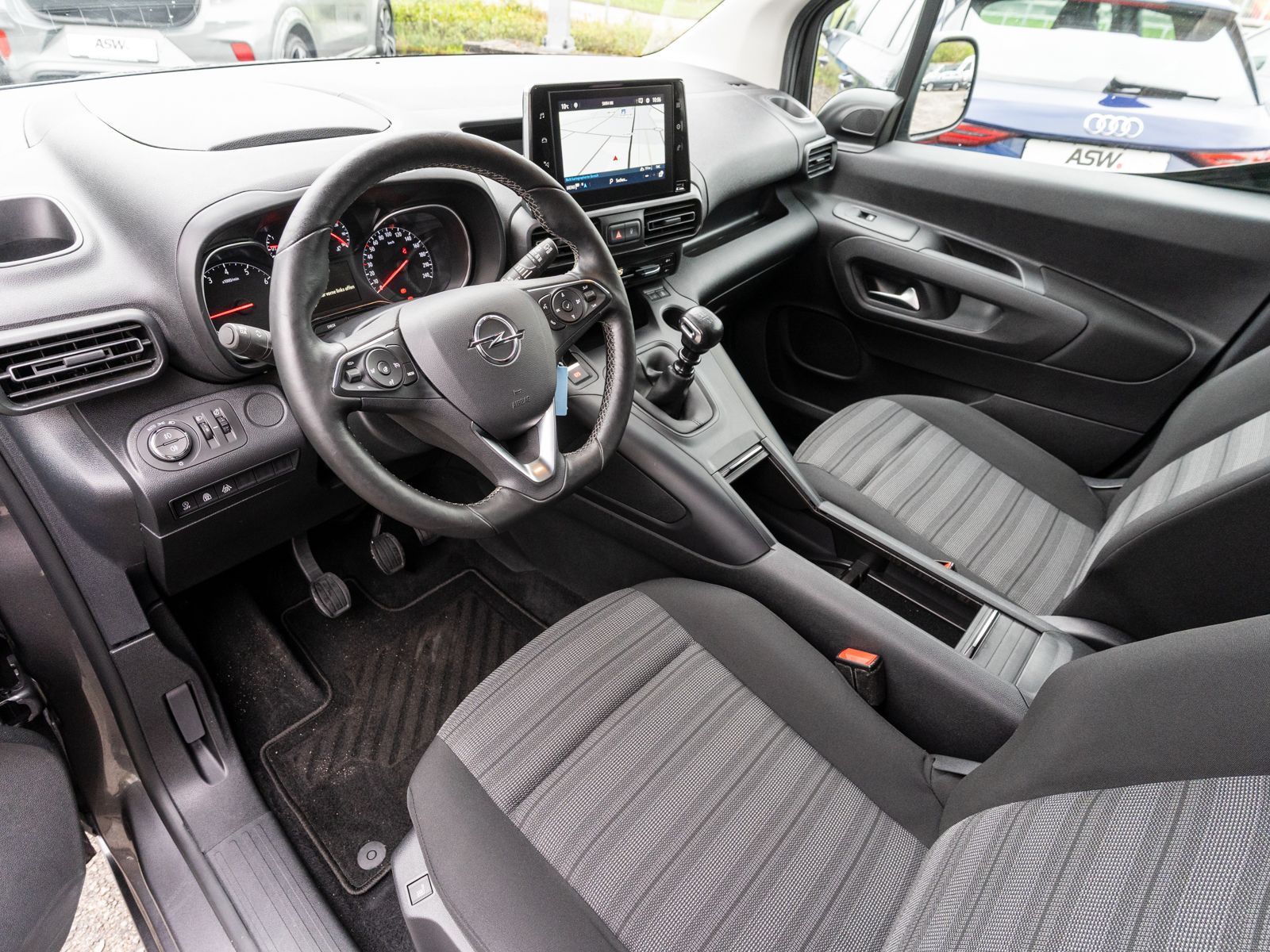 Fahrzeugabbildung Opel Combo Life 1.2 Turbo Edition Klimaautomatik NAVI