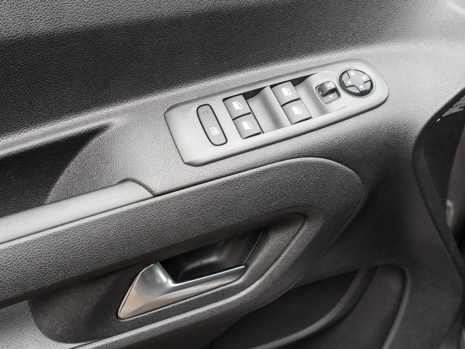 Fahrzeugabbildung Opel Combo Life 1.2 Turbo Edition Klimaautomatik NAVI