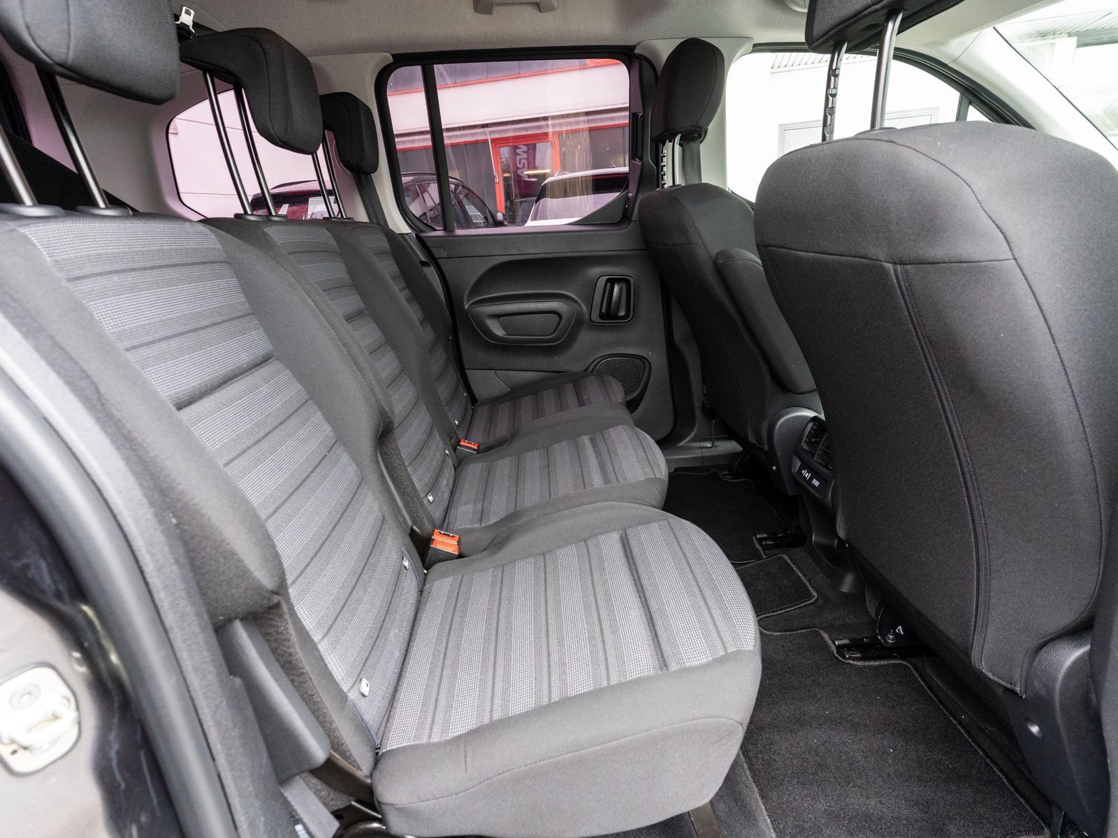 Fahrzeugabbildung Opel Combo Life 1.2 Turbo Edition Klimaautomatik NAVI