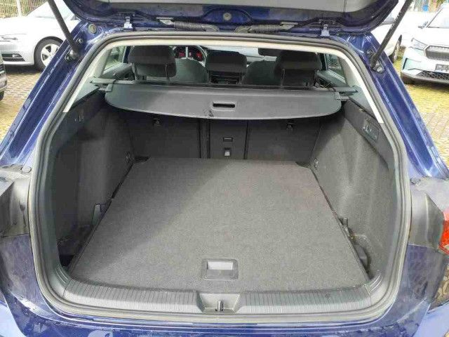 Fahrzeugabbildung Volkswagen Golf Variant Life 1.0 TSI LED NAVI RFK ACC SHZ