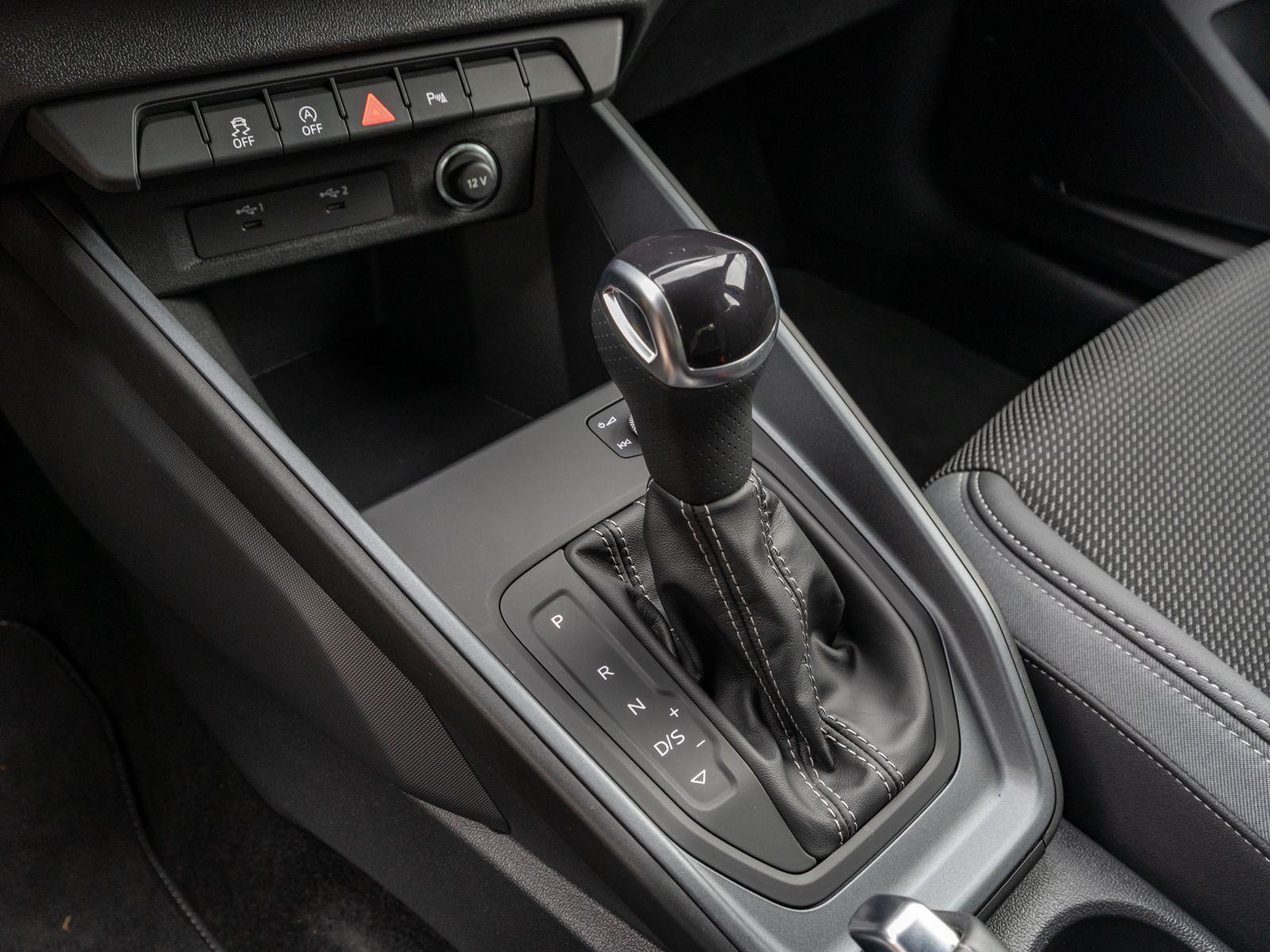 Fahrzeugabbildung Audi A1 Sportback S line 35TFSI Stronic NAVI LED RFK