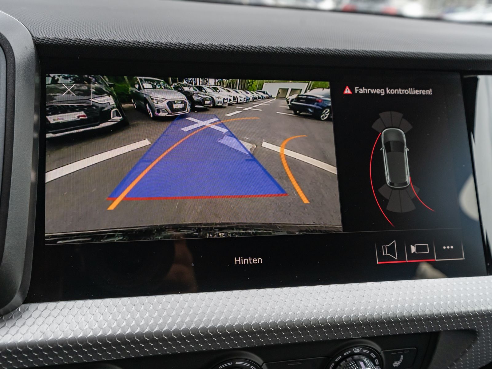 Fahrzeugabbildung Audi A1 Sportback S line 35TFSI Stronic NAVI LED RFK