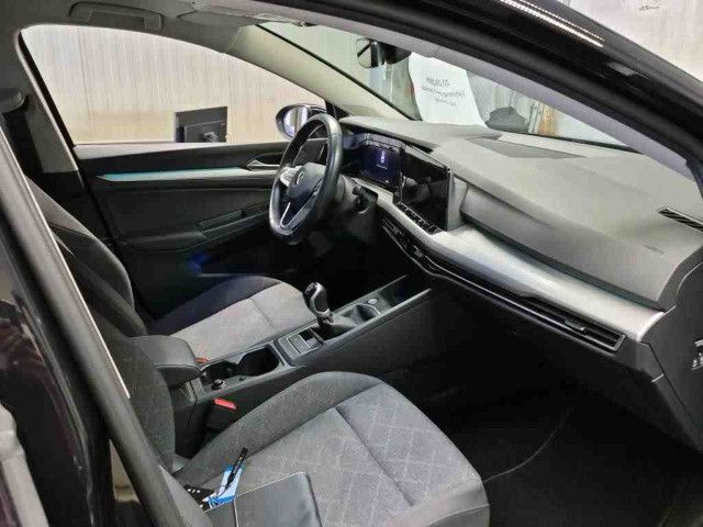 Fahrzeugabbildung Volkswagen Golf Life 1.5 TSI LED Navi PDC SHZ VC