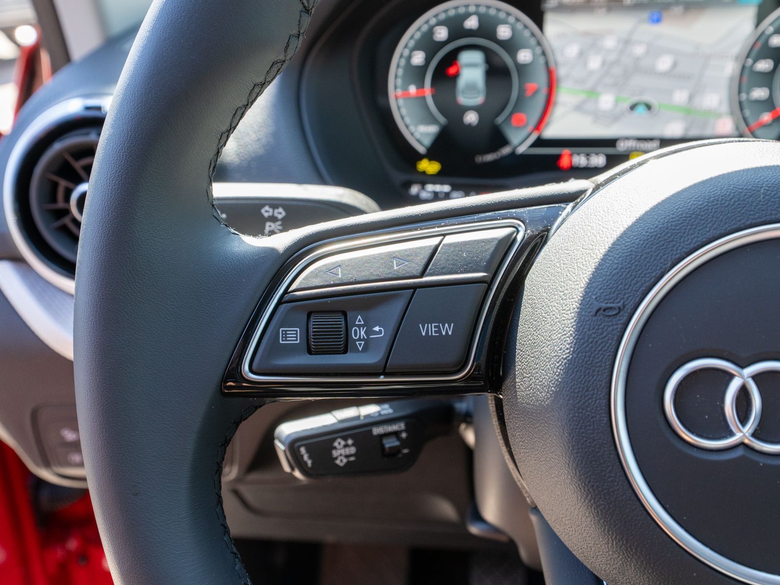 Fahrzeugabbildung Audi Q2 S line 35TFSI NAVI MATRIX PANO AHK RFK VC