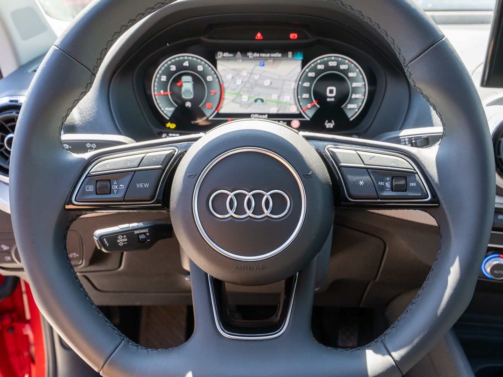Fahrzeugabbildung Audi Q2 S line 35TFSI NAVI MATRIX PANO AHK RFK VC
