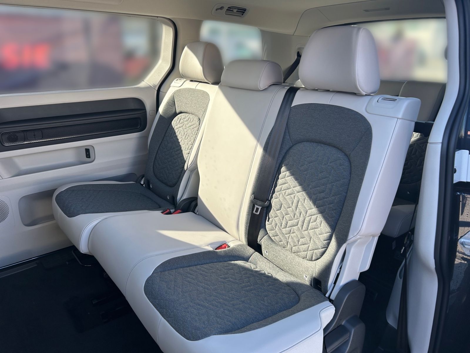 Fahrzeugabbildung Volkswagen ID.Buzz Pro lang Navi 360° ACC Park-Assist AHK