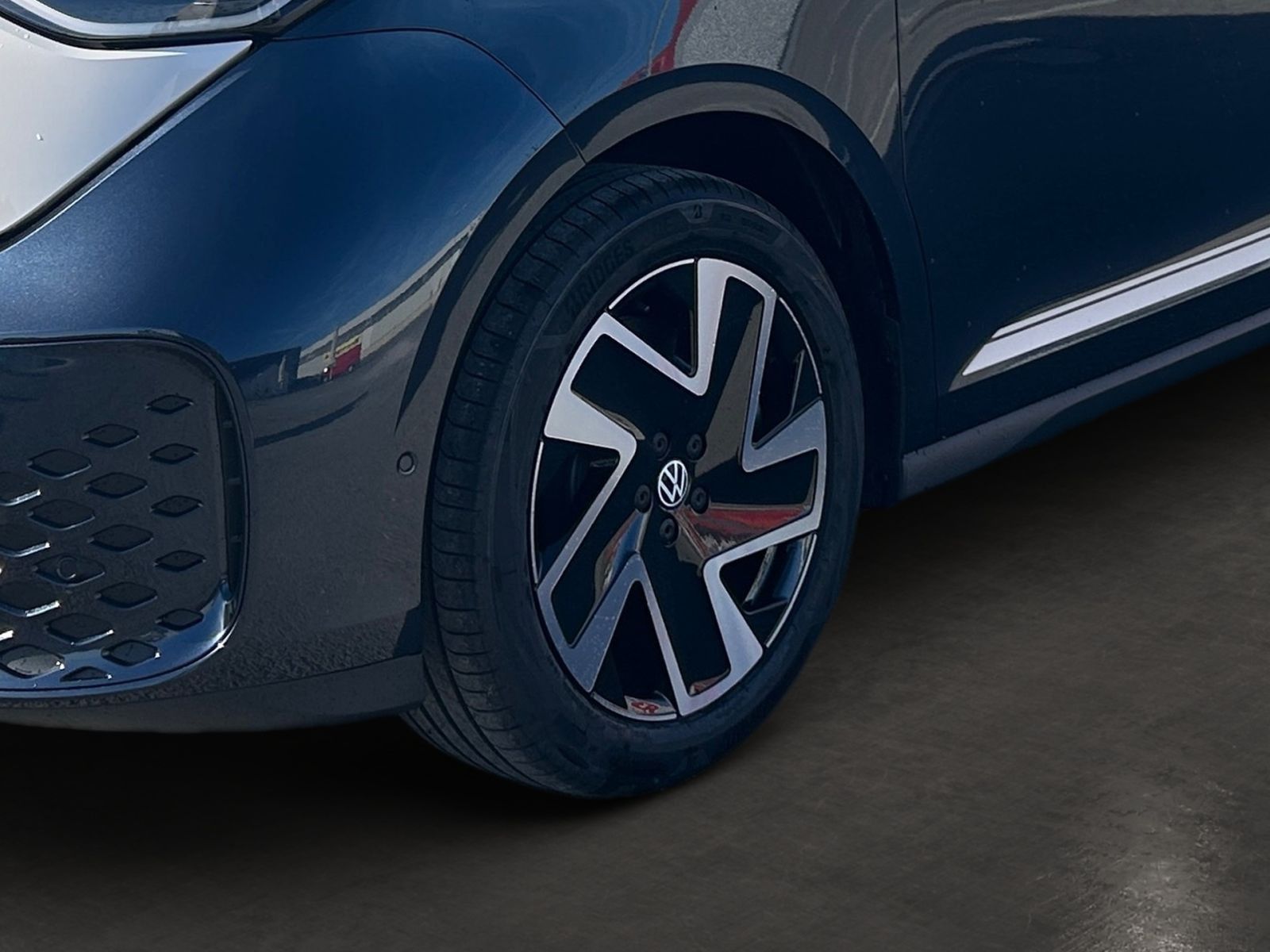 Fahrzeugabbildung Volkswagen ID.Buzz Pro lang Navi 360° ACC Park-Assist AHK