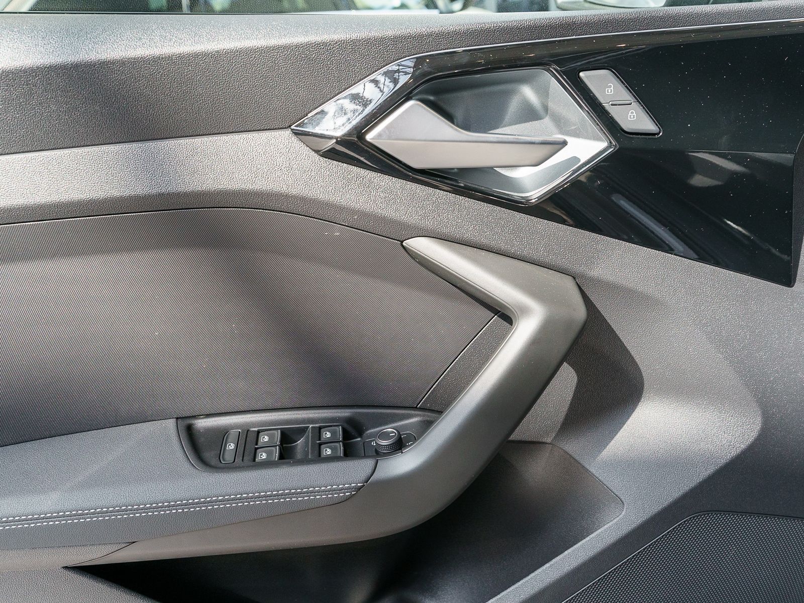 Fahrzeugabbildung Audi A1 allstreet S line 35 TFSI Stroni LED RFK SONOS