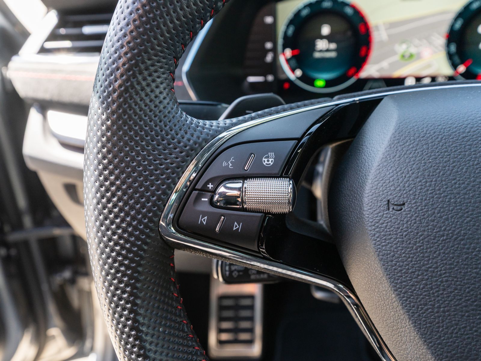 Fahrzeugabbildung SKODA Octavia Combi RS Plus 2.0TDI 4x4 DSG LED ACC HUD