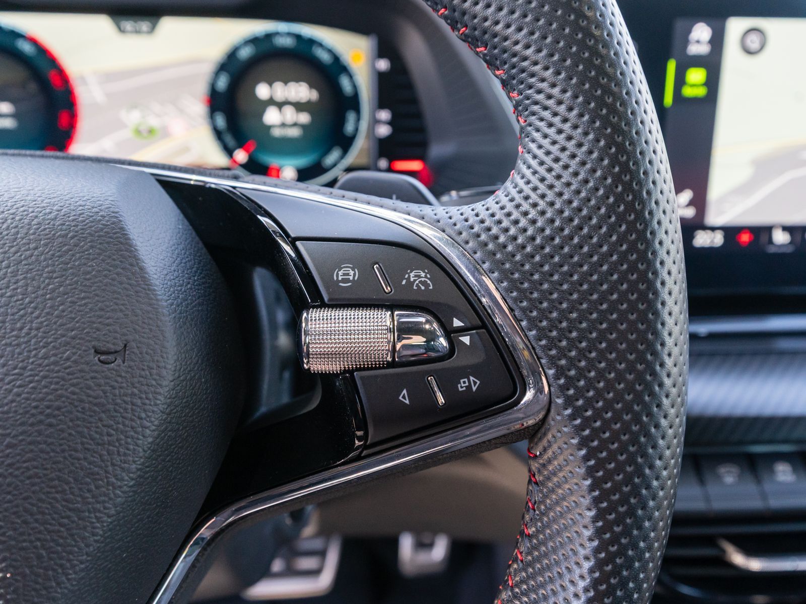 Fahrzeugabbildung SKODA Octavia Combi RS Plus 2.0TDI 4x4 DSG LED ACC HUD