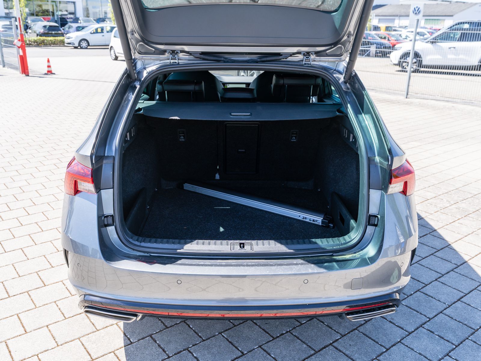 Fahrzeugabbildung SKODA Octavia Combi RS Plus 2.0TDI 4x4 DSG LED ACC HUD