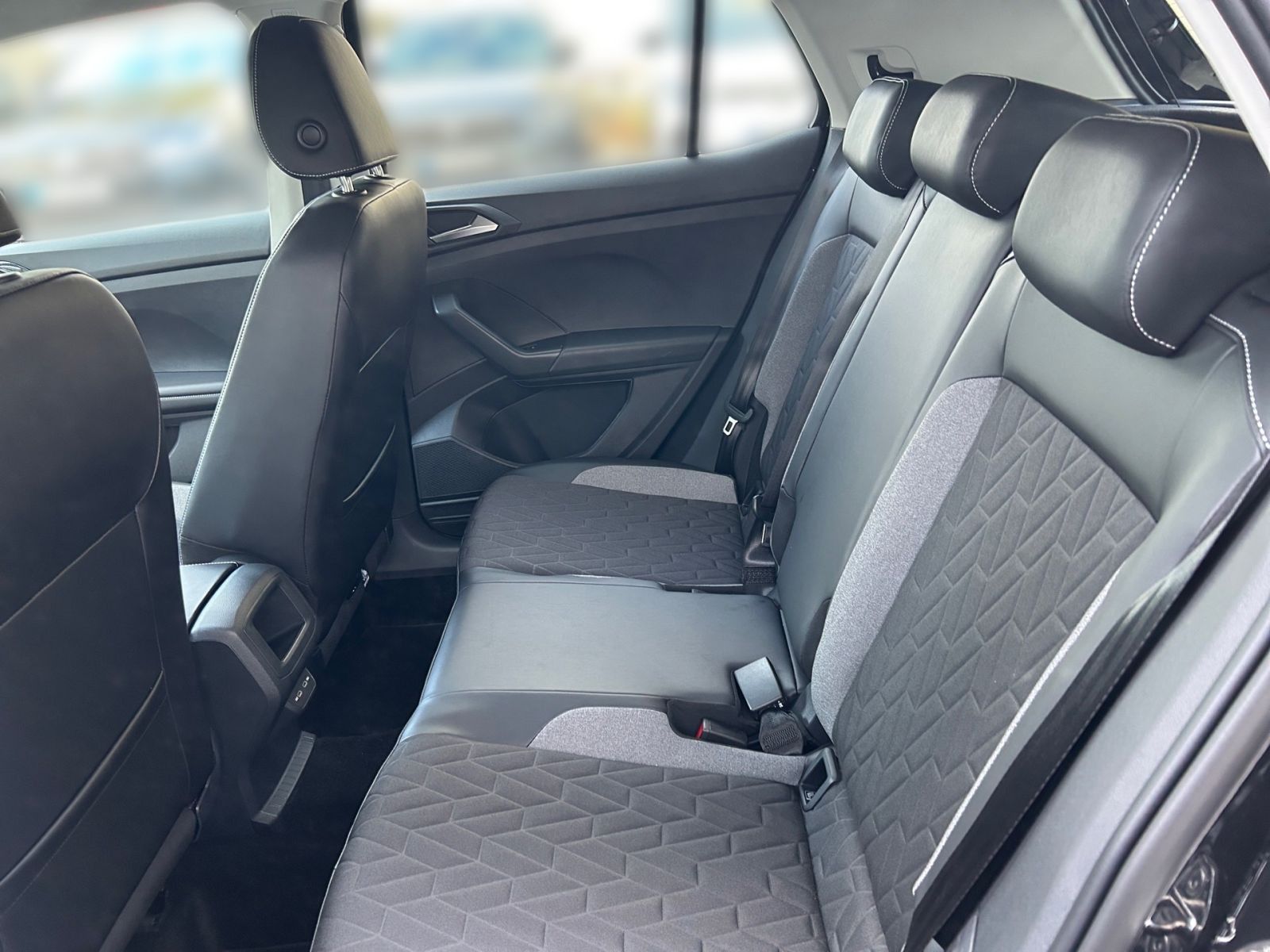 Fahrzeugabbildung Volkswagen T-Cross Life 1.0 l TSI 116 PS DSG ACC RFK LED