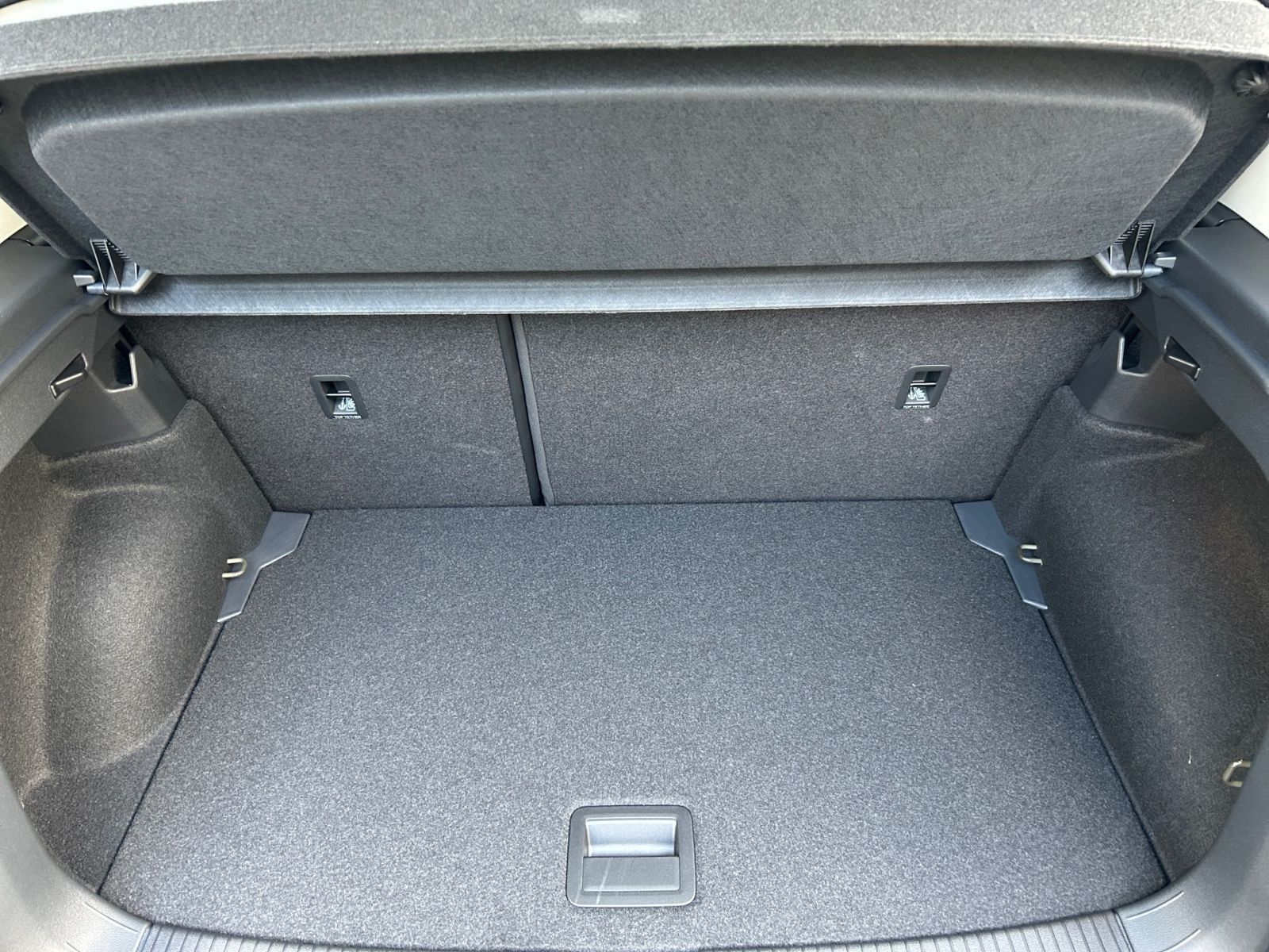 Fahrzeugabbildung Volkswagen T-Cross Life 1.0 l TSI 116 PS DSG ACC RFK LED