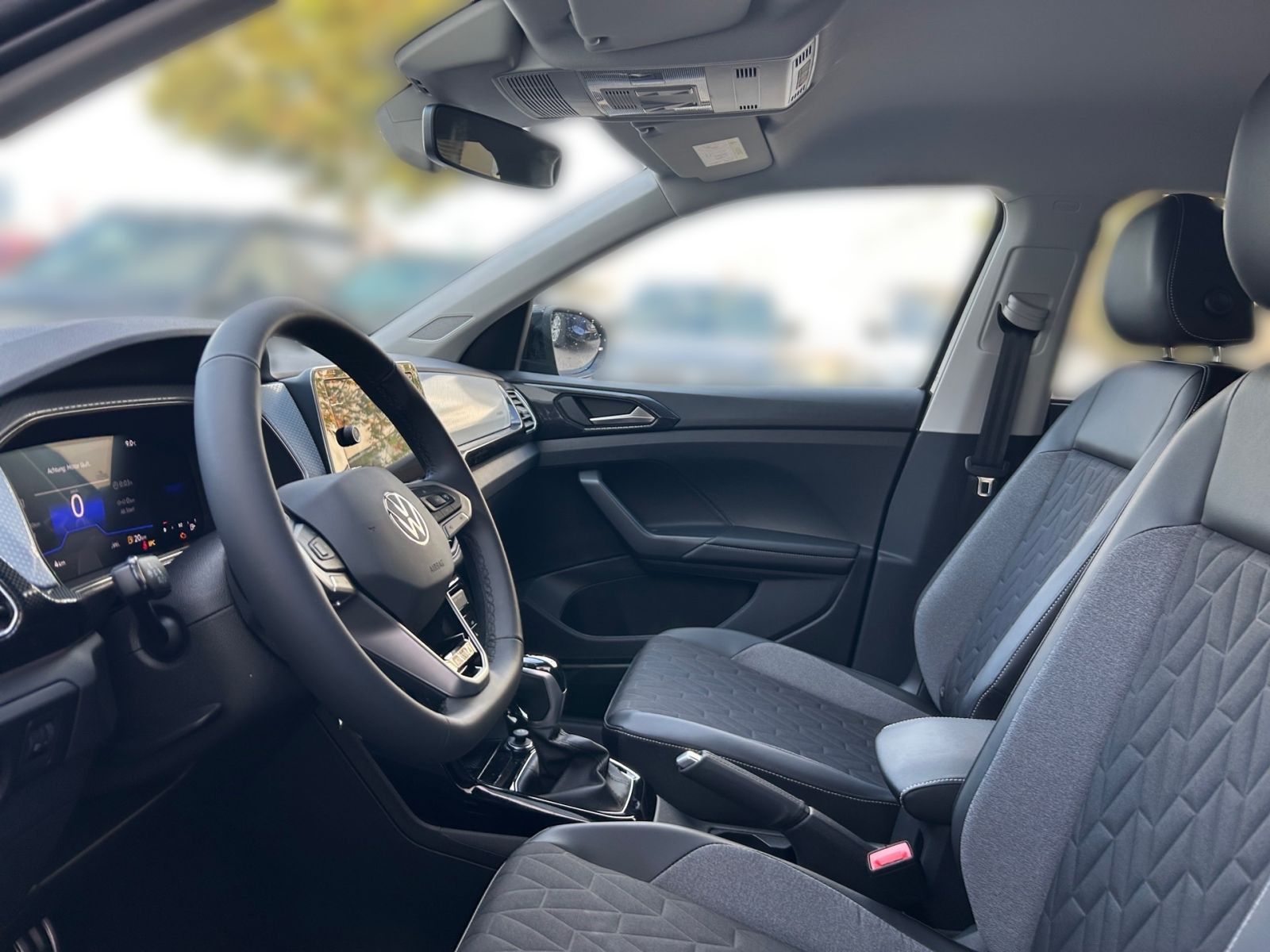 Fahrzeugabbildung Volkswagen T-Cross Life 1.0 l TSI 116 PS DSG ACC RFK LED