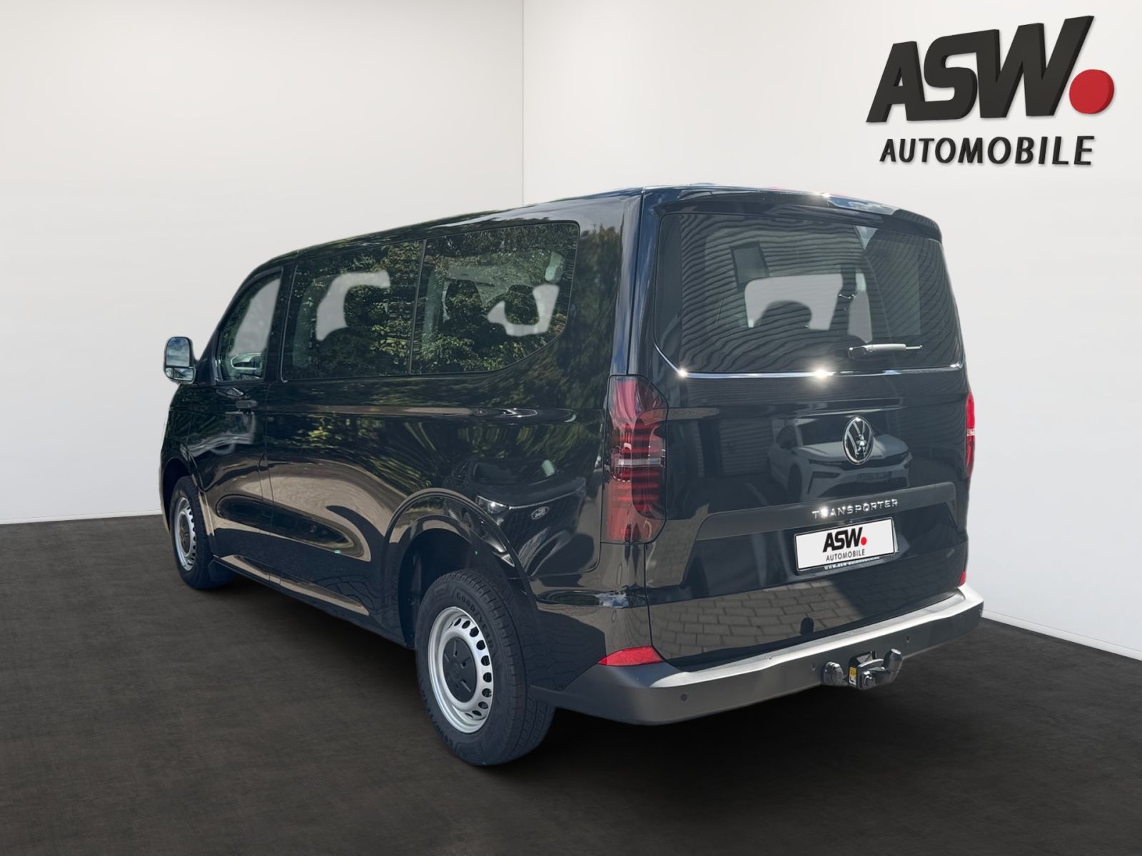 Fahrzeugabbildung Volkswagen New Transporter Kombi 2.0 TDI KR L1H1 9-SITZER