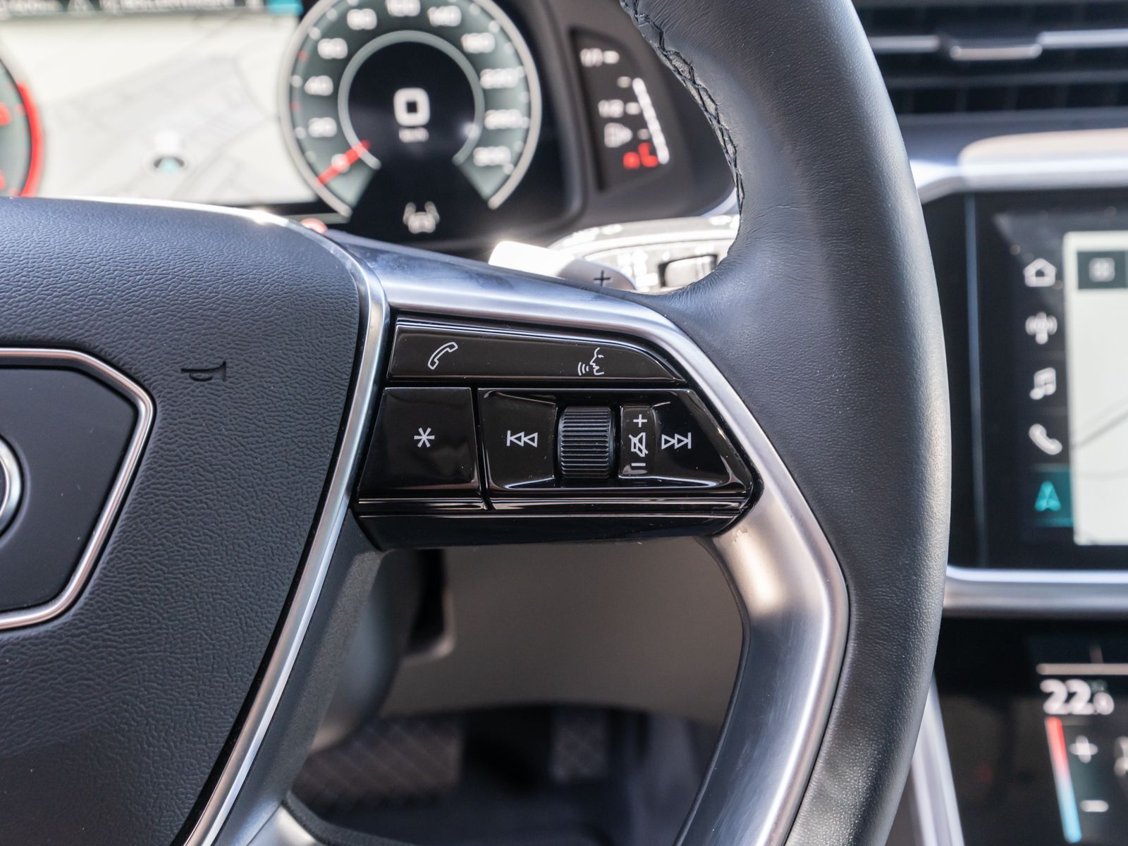 Fahrzeugabbildung Audi A6 Avant S line 40TDI Stronic NAVI LED RFK ACC