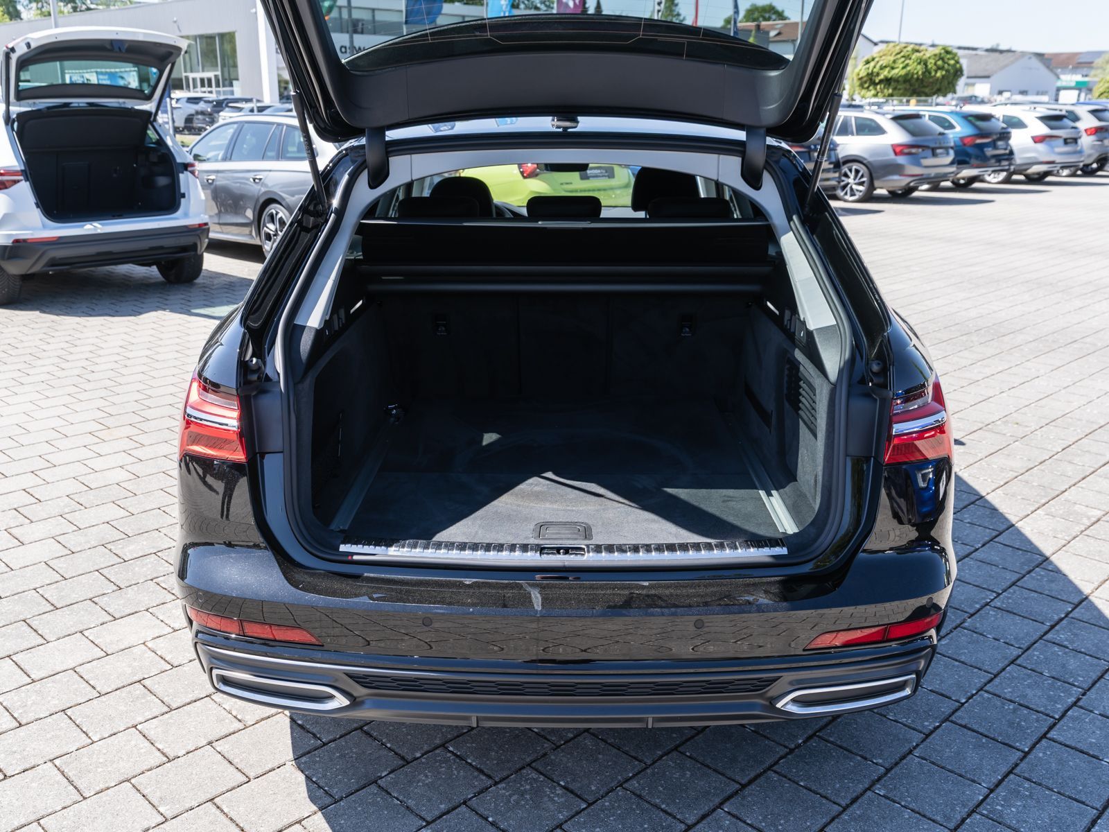 Fahrzeugabbildung Audi A6 Avant S line 40TDI Stronic NAVI LED RFK ACC