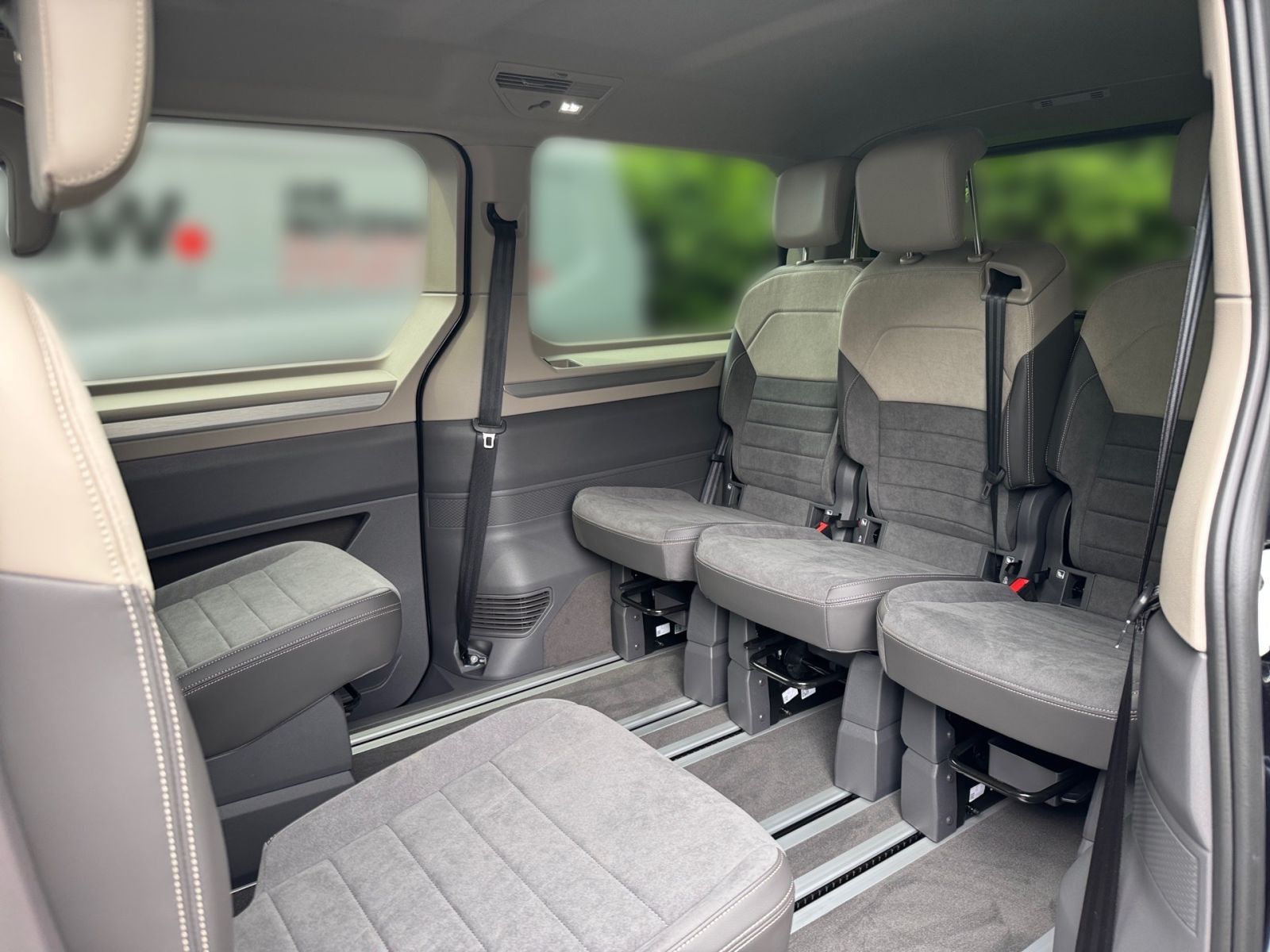 Fahrzeugabbildung Volkswagen Multivan 2.0 TDI Life lang AHK ACC FrontAssist