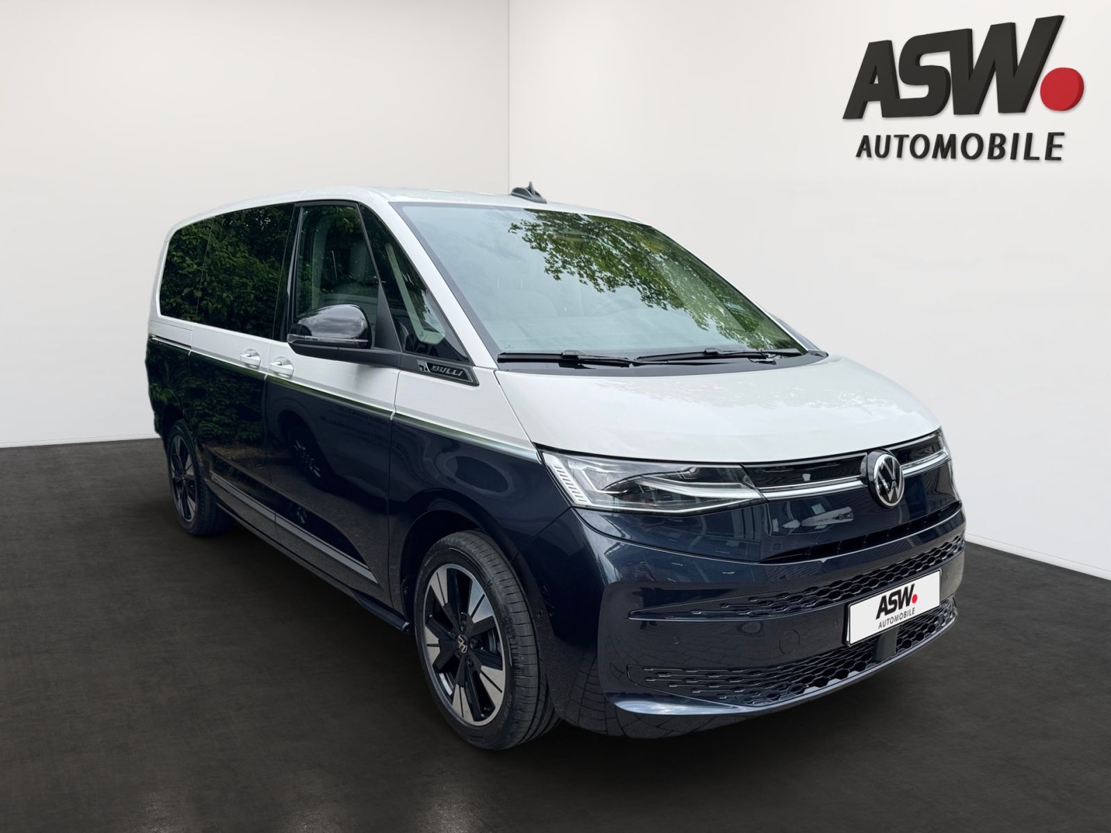 Fahrzeugabbildung Volkswagen Multivan 2.0 TDI Life lang AHK ACC FrontAssist