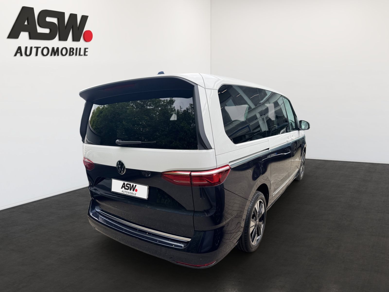 Fahrzeugabbildung Volkswagen Multivan 2.0 TDI Life lang AHK ACC FrontAssist