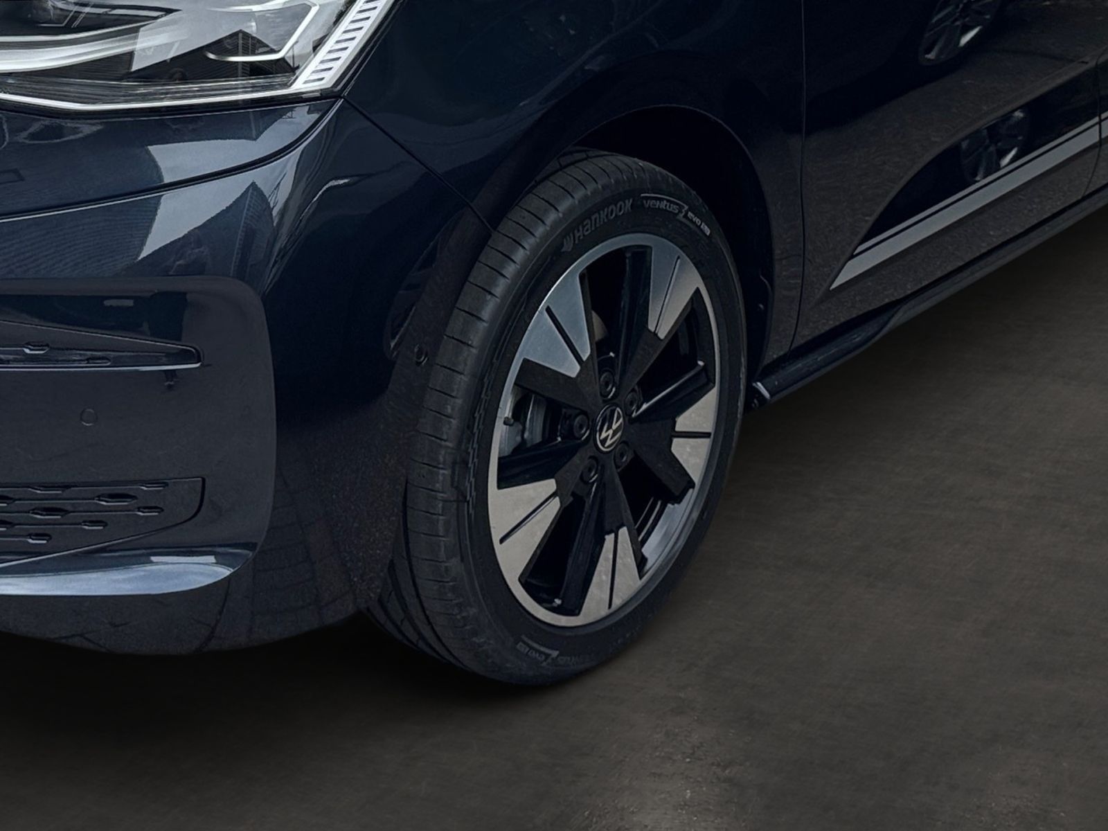 Fahrzeugabbildung Volkswagen Multivan 2.0 TDI Life lang AHK ACC FrontAssist