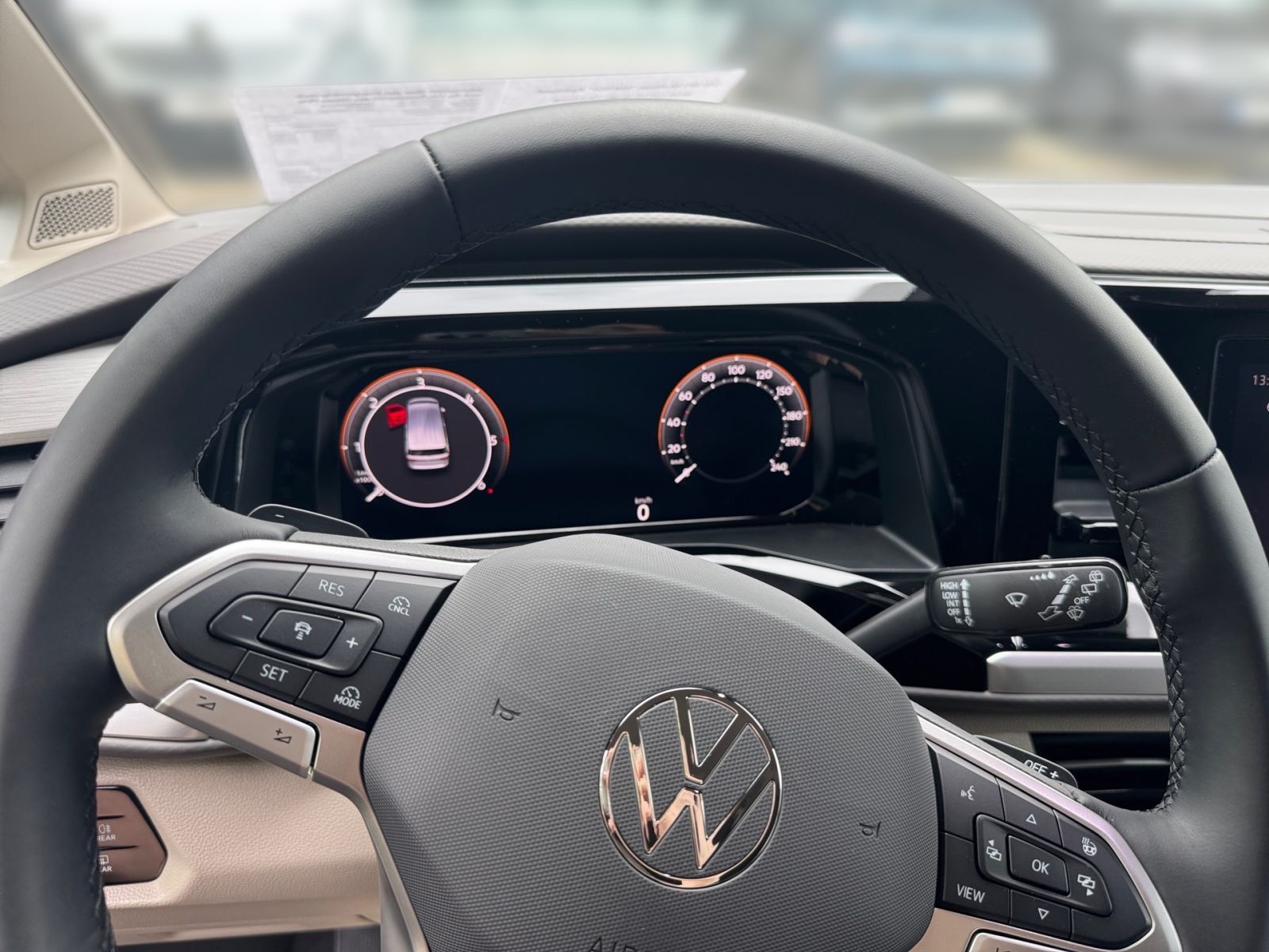 Fahrzeugabbildung Volkswagen Multivan 2.0 TDI Life lang AHK ACC FrontAssist