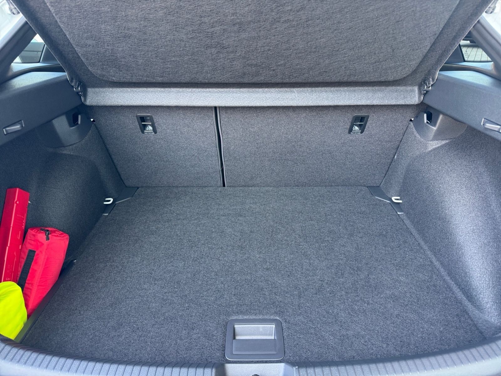 Fahrzeugabbildung Volkswagen Taigo 1.0 TSI R-Line
