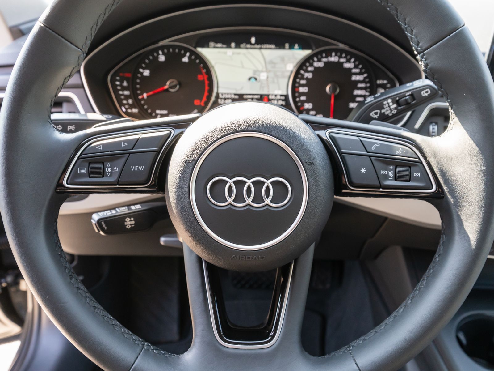 Fahrzeugabbildung Audi A4 Avant 40TDI Stronic NAVI LED SHZ GRA