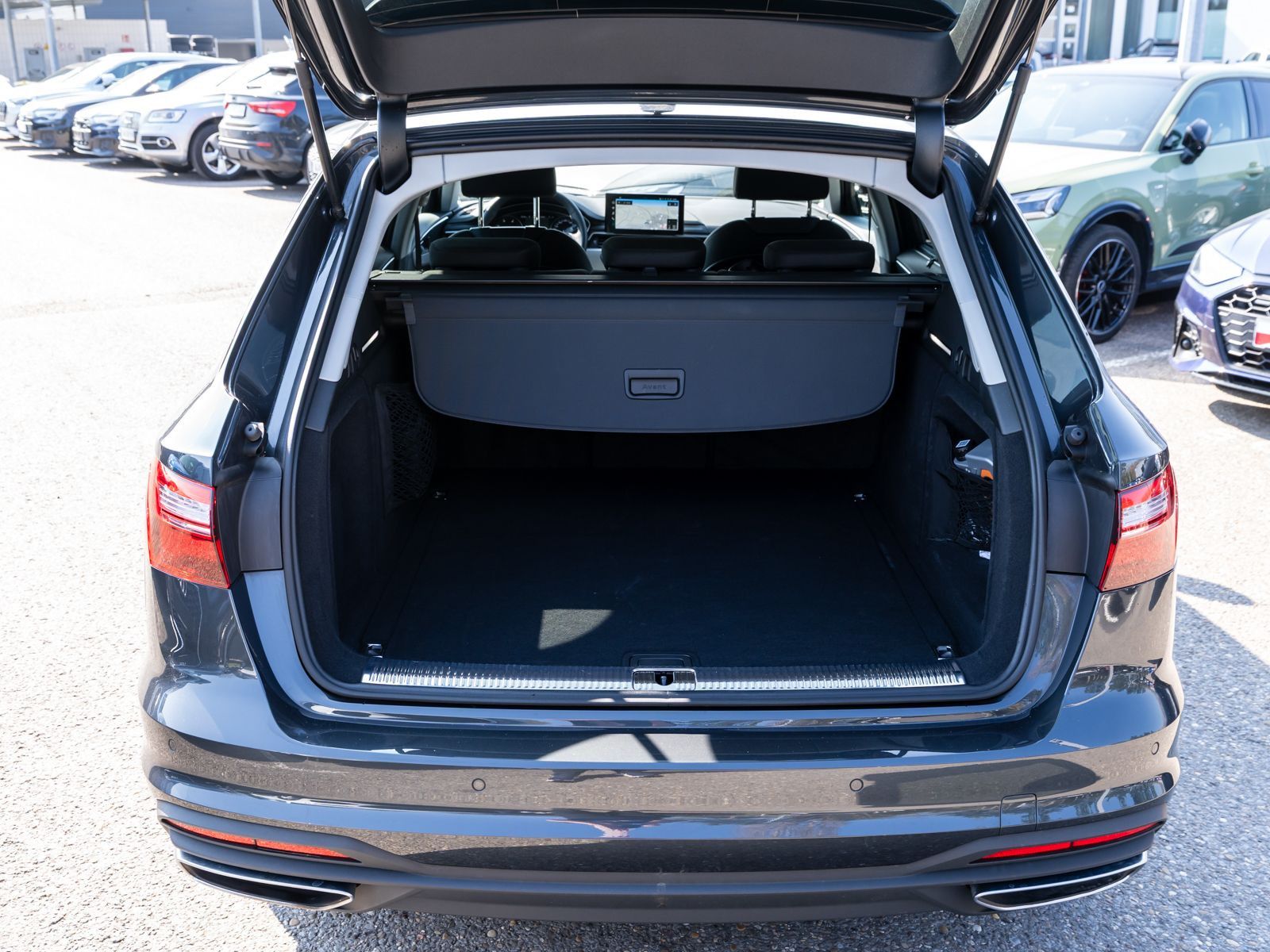 Fahrzeugabbildung Audi A4 Avant 40TDI Stronic NAVI LED SHZ GRA