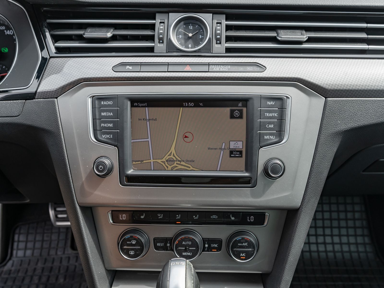 Fahrzeugabbildung Volkswagen Passat Variant Alltrack 2.0 TDI 4M DSG HUD AHK