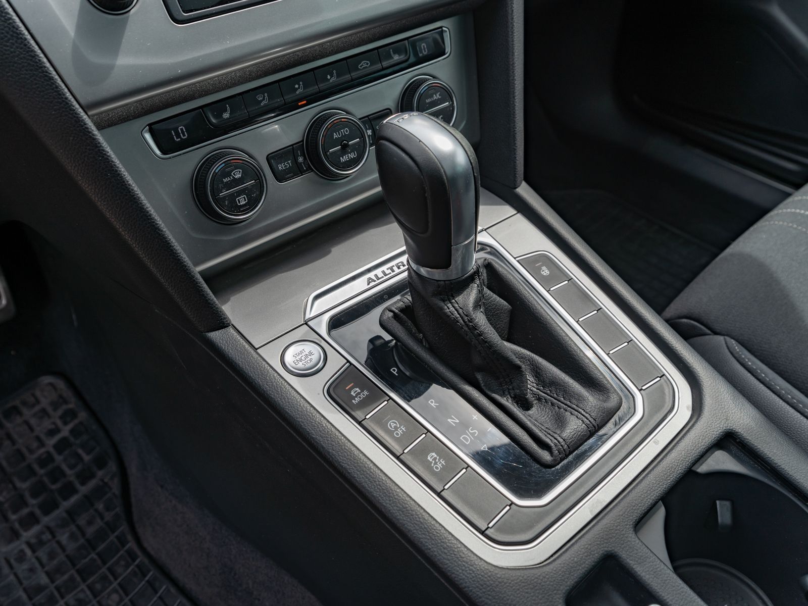 Fahrzeugabbildung Volkswagen Passat Variant Alltrack 2.0 TDI 4M DSG HUD AHK