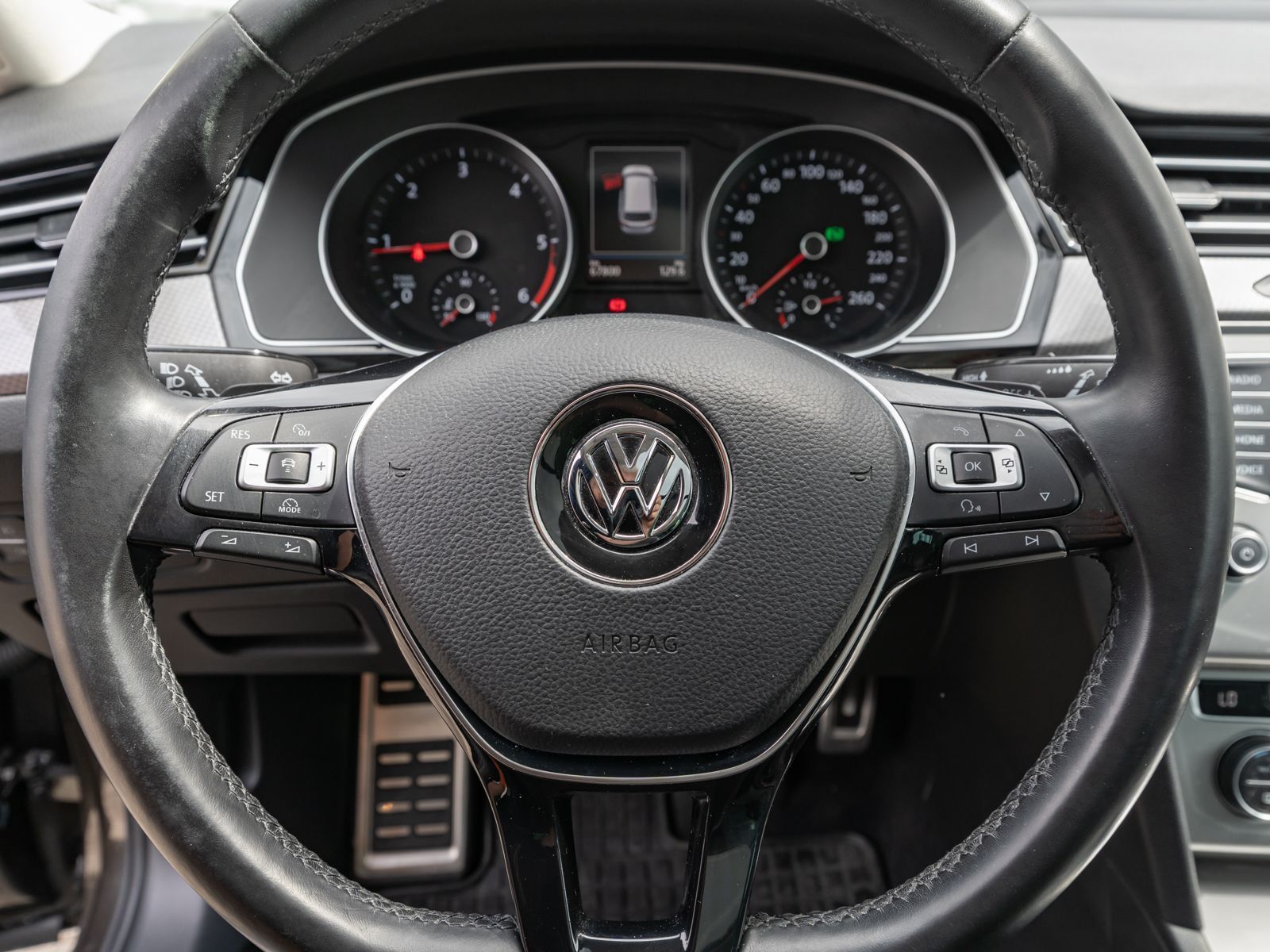 Fahrzeugabbildung Volkswagen Passat Variant Alltrack 2.0 TDI 4M DSG HUD AHK