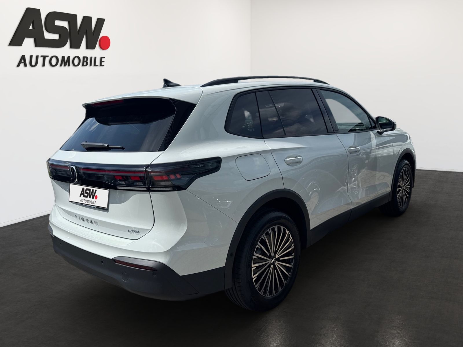 Fahrzeugabbildung Volkswagen Tiguan Life 1.5 eTSI AHK ACC LED Rückfahr-Kamera