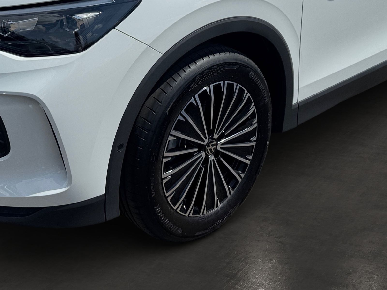 Fahrzeugabbildung Volkswagen Tiguan Life 1.5 eTSI AHK ACC LED Rückfahr-Kamera