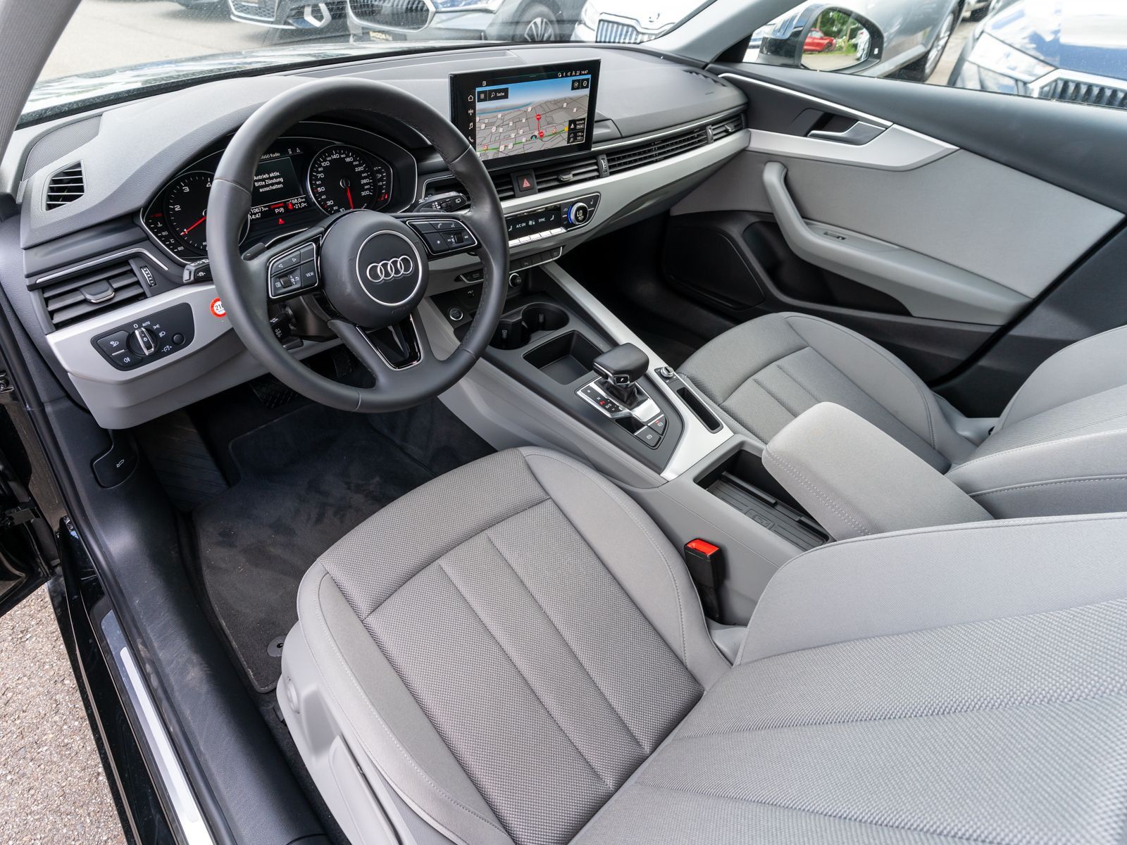 Fahrzeugabbildung Audi A4 Avant 40TDI Stronic NAVI LED SHZ GRA PDC v/h