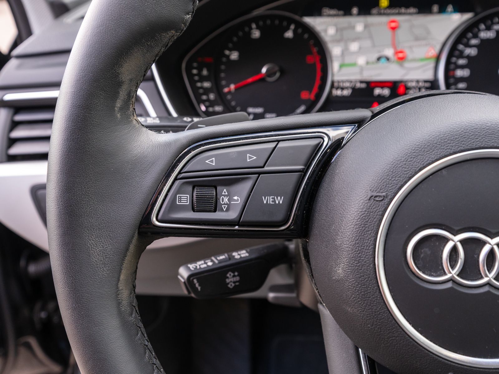 Fahrzeugabbildung Audi A4 Avant 40TDI Stronic NAVI LED SHZ GRA PDC v/h