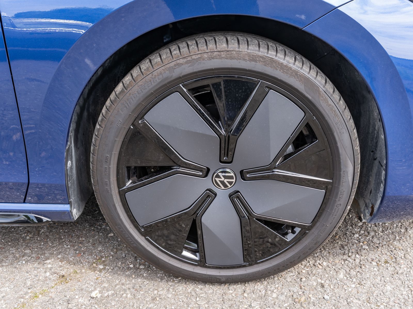 Fahrzeugabbildung Volkswagen Passat Variant R-Line 4Motion 2.0TDI DSG HUD AHK