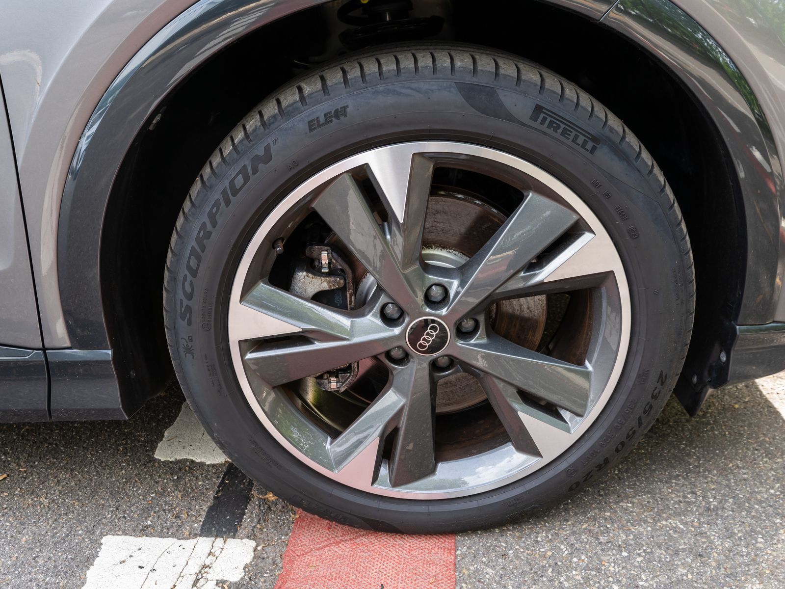 Fahrzeugabbildung Audi Q4 Sportback 50 e-tron advanced quatt Matrix PDC